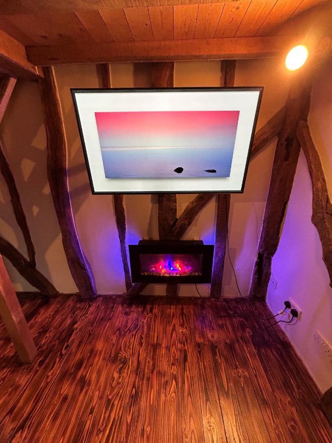 Cozy Cottage With Hot Tub! Cadnam Екстериор снимка
