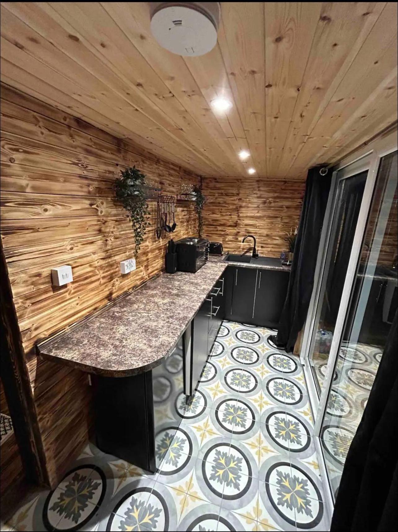 Cozy Cottage With Hot Tub! Cadnam Екстериор снимка