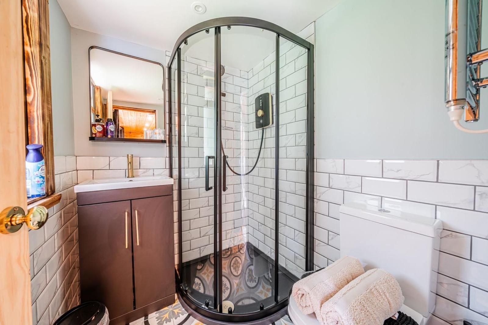 Cozy Cottage With Hot Tub! Cadnam Екстериор снимка