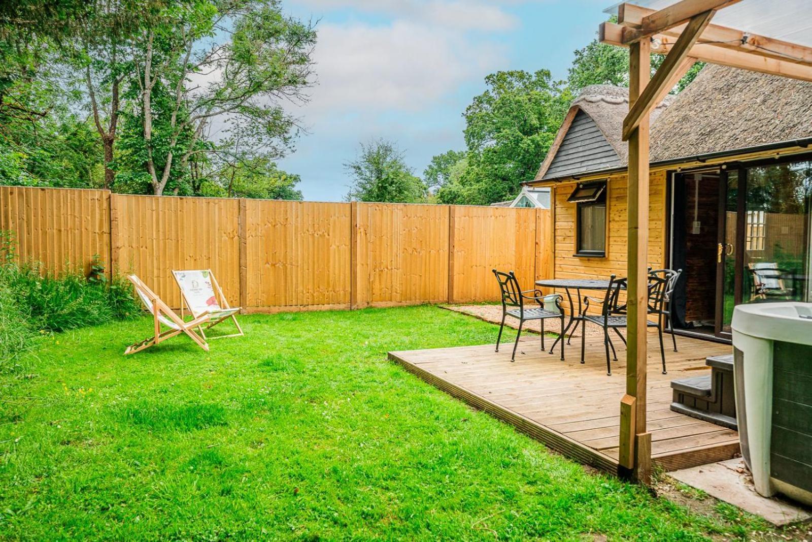 Cozy Cottage With Hot Tub! Cadnam Екстериор снимка